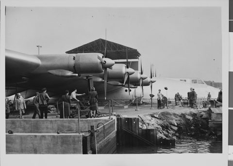 San Pedro by Unknown photographer — large framed print